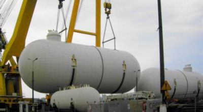 Zbiornik LNG; gazowiec LNG/LPG 7500 m3 Gdańska Stocznia Remontowa  S.A.,  2008 - Posadowienie zbiorników LNG na podkładkach z tworzywa Epocast 36-P.
 Na nowobudowanym gazowcu LNG/LPG w Gdańskiej Stoczni Remontowej S.A. wykonaliśmy w czerwcu 2008 roku pierwsze w tej części Europy posadowienie zbiorników ładunkowych do przewozu skroplonego LNG/LPG z zastosowaniem tworzywa Epocast 36-P. Posadowiono dwa zbiorniki o pojemności 3700 m3 i ciężarze ponad 300 ton każdy. Miały one średnicę około 12 m i długość ok 36 m.
